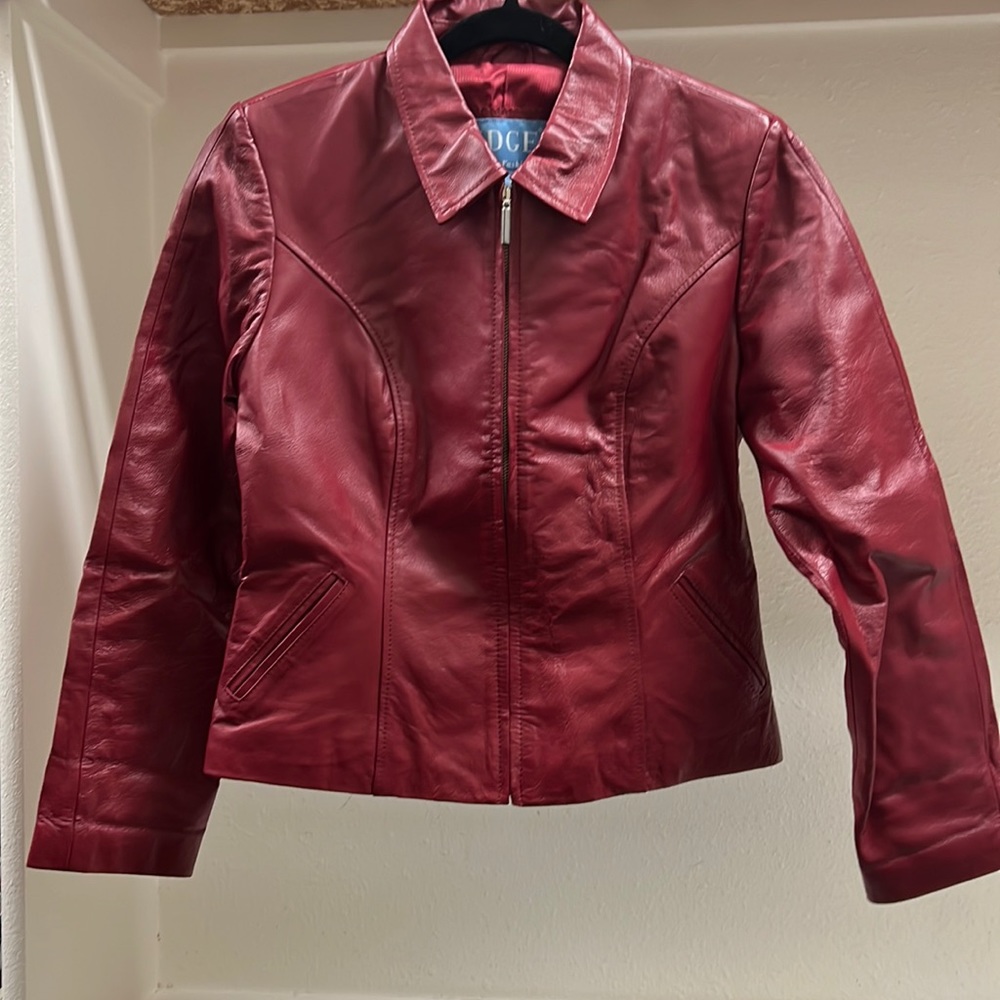 EDGE ITALIAN FASHIONS GENUINE LEATHER JACKET LINED IN BEAUTIFUL RED  Medium